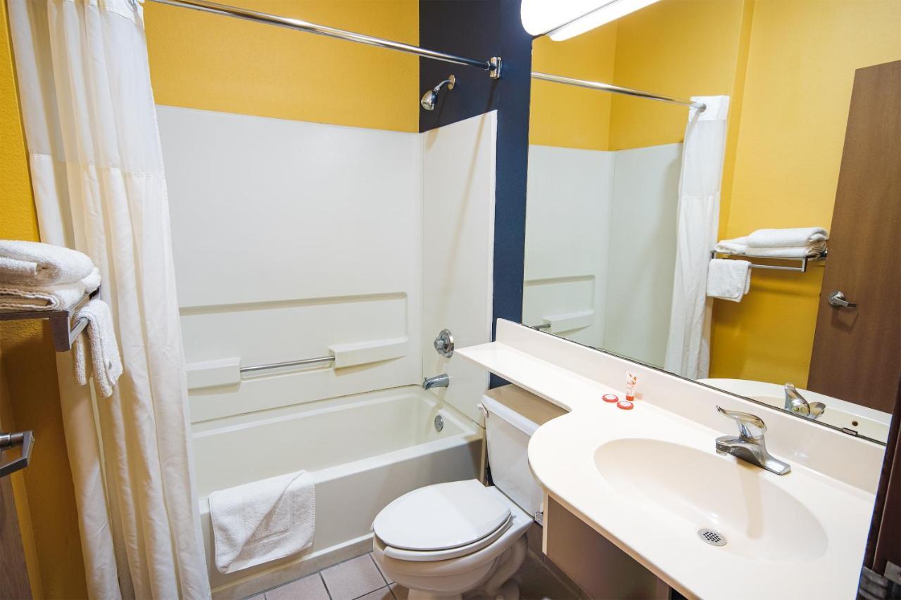 Hotel Econo & - Dallas East 2*