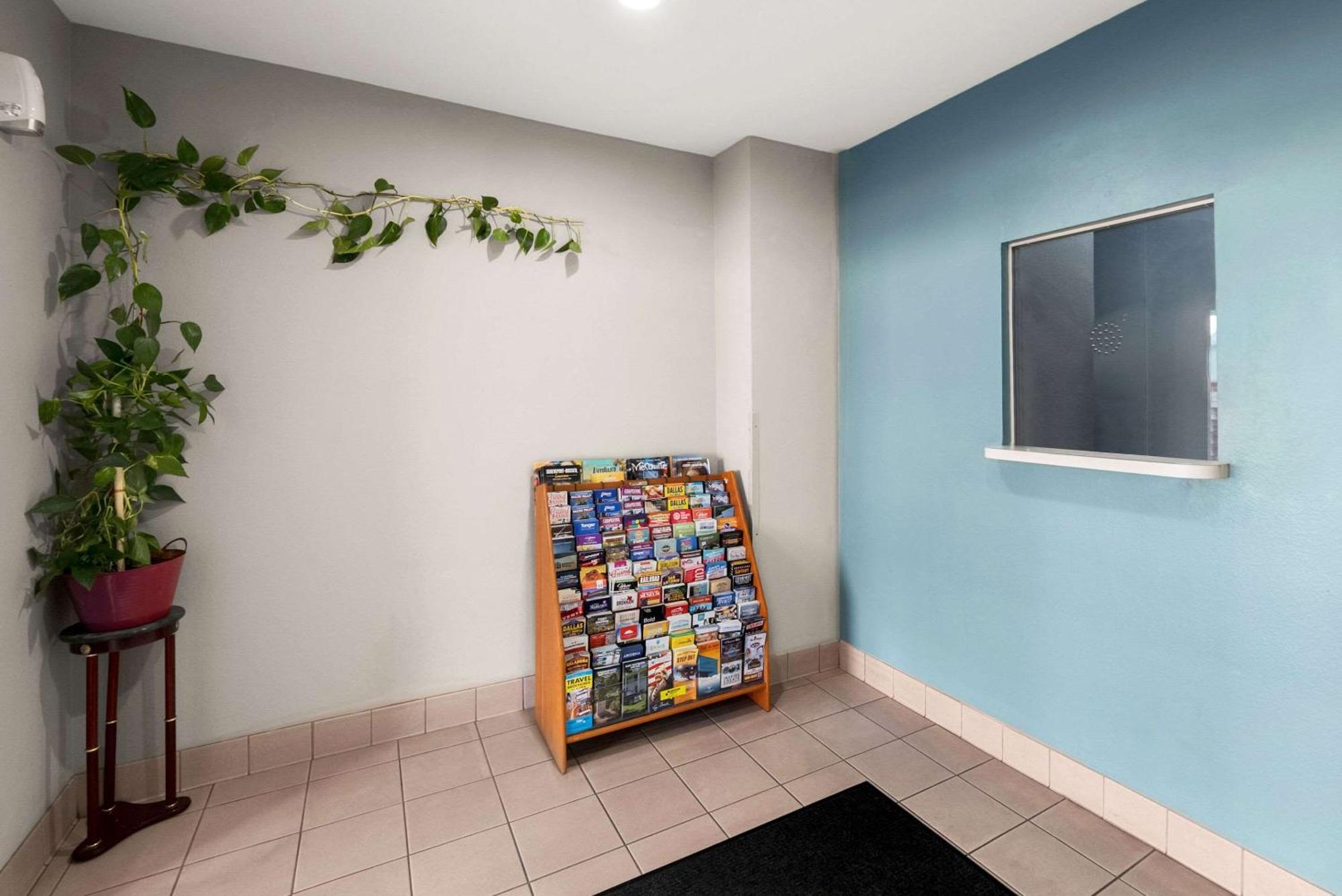 Hotel Econo & - Dallas East 2*