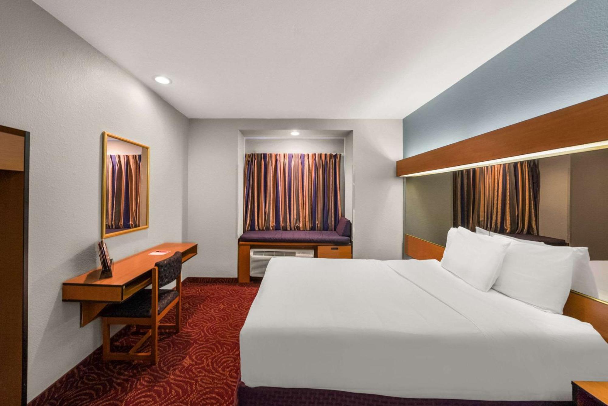 Econo & - Dallas East Hotel