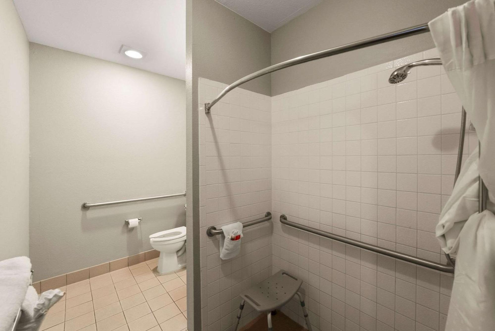 Hotel Econo & - Dallas East 2*