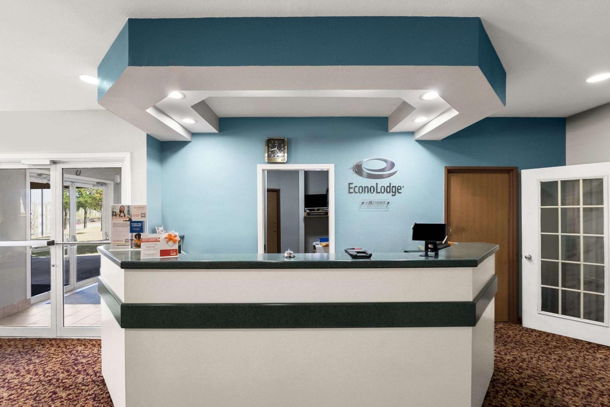 Econo & - Dallas East Hotel