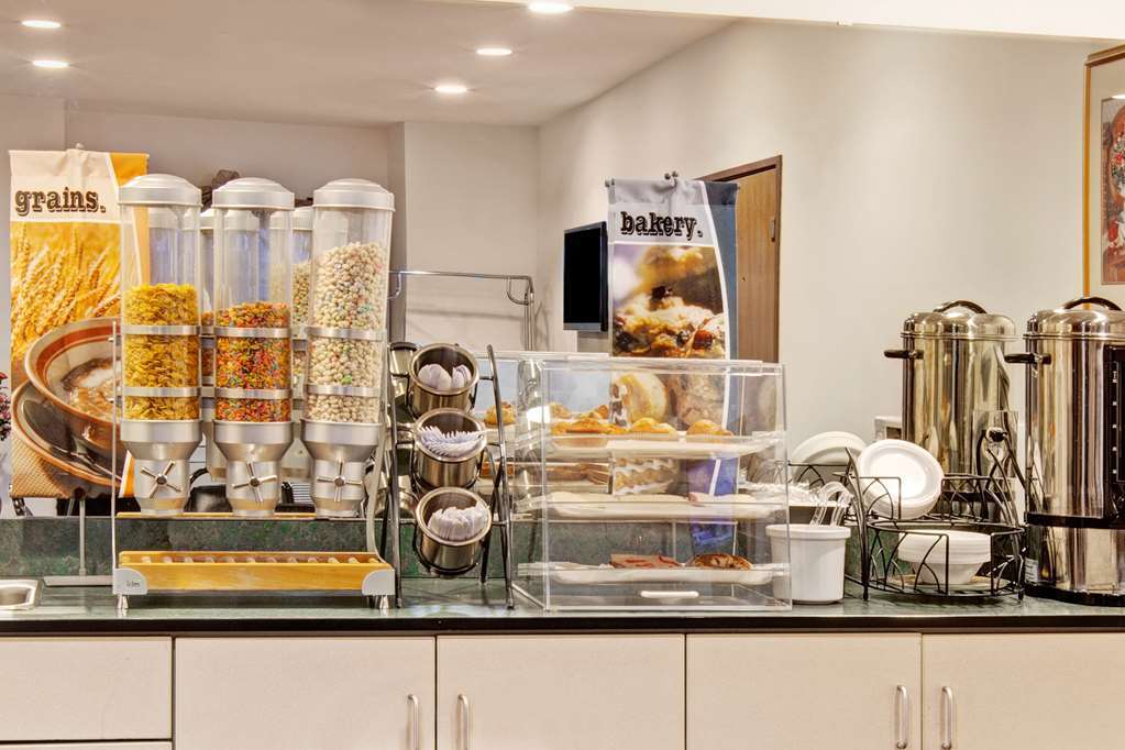 Econo & - Dallas East Hotel 2*